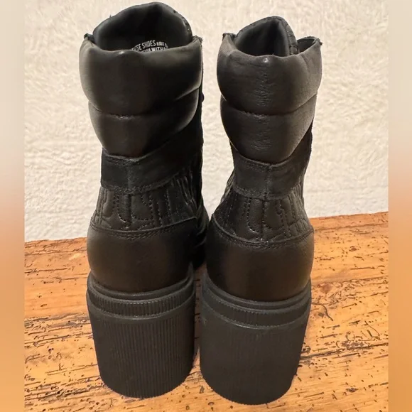 Women’s Voile Blanche Loden Lug Leather Trim Black Booties Boots, Size 5 - Picture 8 of 10